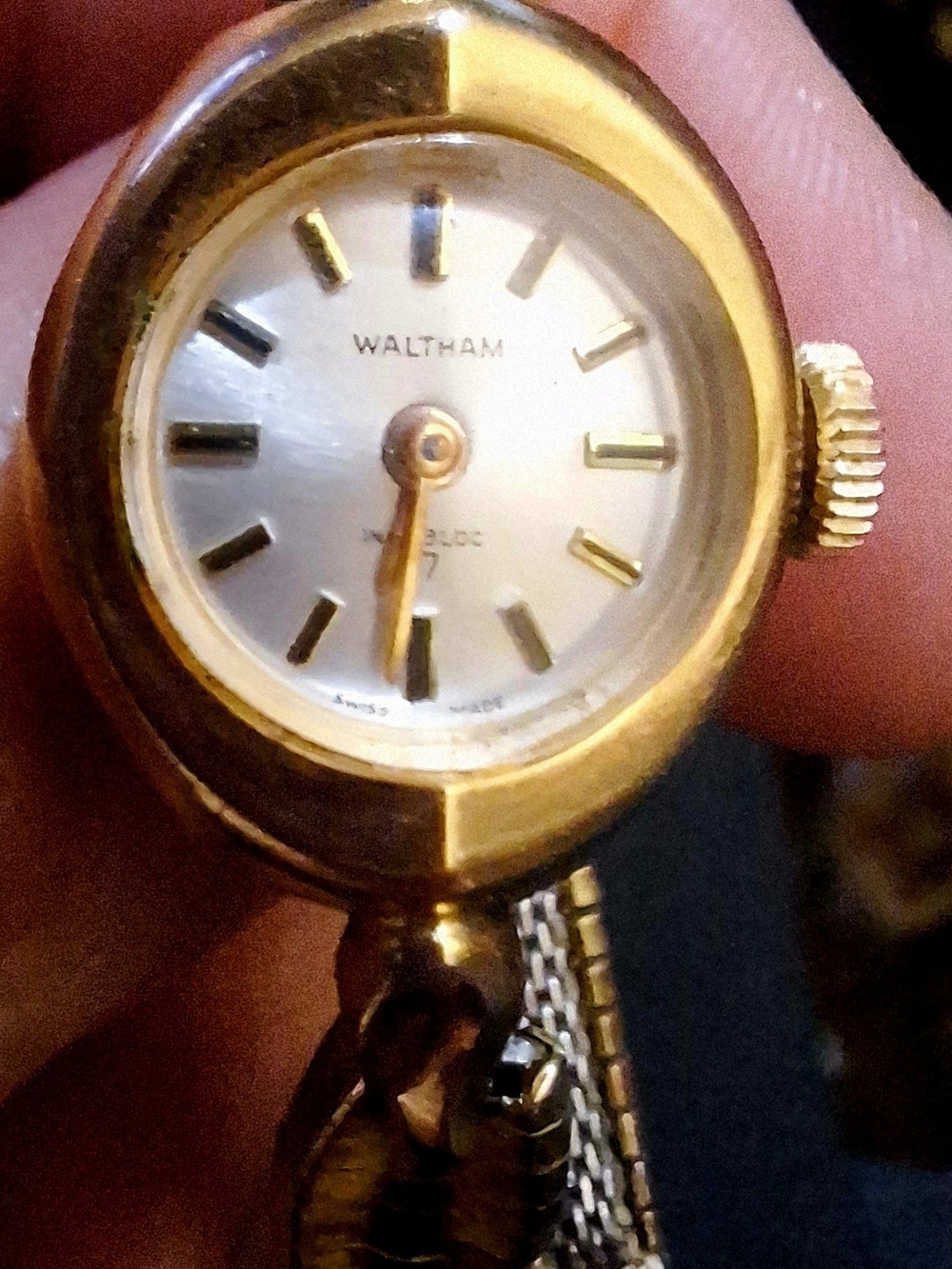 Vintage Waltham Incabloc 17 Jewel Ladies Watch –12K Gold Filled Top & Runs Great